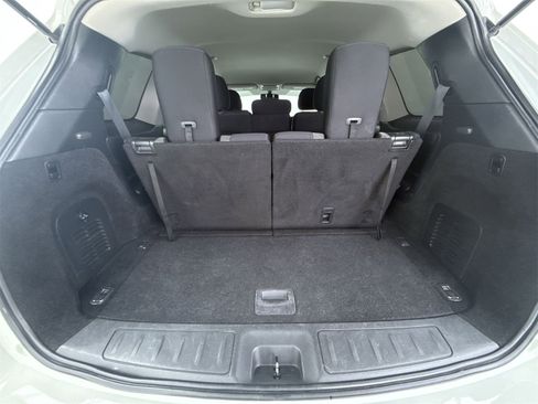 Used 2020 Nissan Pathfinder SV image 34