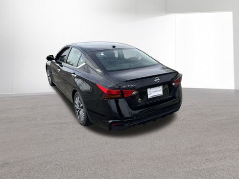 Used 2024 Nissan Altima 2.5 SV FWD image 27