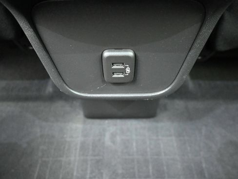 Used 2021 Chevrolet Equinox LS w/ LS Convenience Package FWD image 23