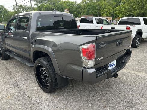 Used 2018 Toyota Tacoma Limited AWD/4WD image 7
