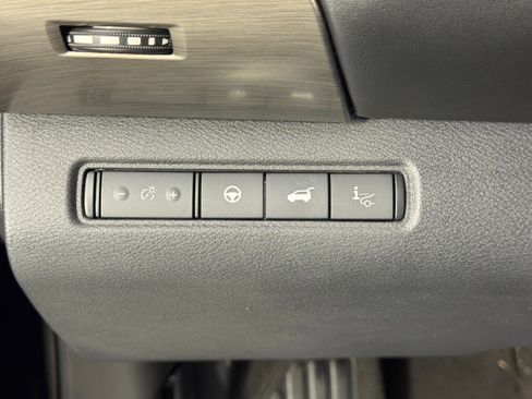 Used 2023 Nissan Pathfinder Platinum w/ Lighting Package (N93) image 17