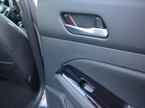 Used 2025 Nissan Altima 2.5 SR w/ SR Premium Package image 39