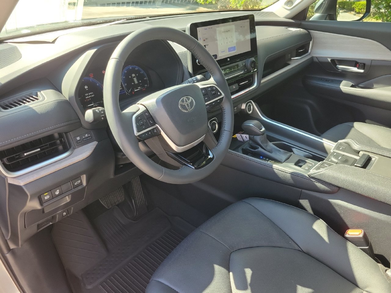 Used 2026 Toyota Grand Highlander FWD image 16