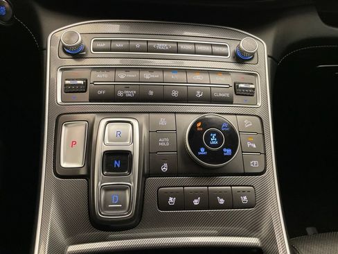 Used 2023 Hyundai Santa Fe Limited AWD/4WD image 16