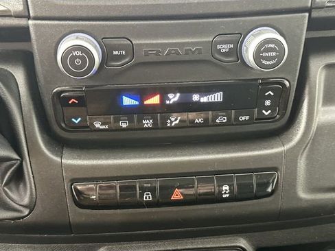 Used 2025 RAM ProMaster 2500 w/ Convenience Group image 14