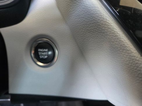 Used 2026 Toyota Corolla SE w/ SE Package FWD image 19