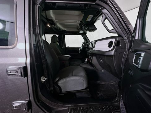 Used 2024 Jeep Wrangler Unlimited AWD/4WD image 31
