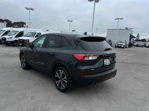 Certified 2022 Ford Escape SE w/ SE Sport Appearance Package image 3