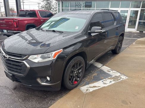 Used 2019 Chevrolet Traverse Premier w/ Redline Edition FWD image 9