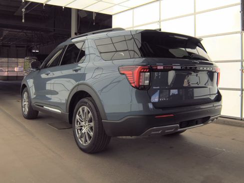 Used 2025 Ford Explorer Active w/ Active Comfort Package AWD/4WD image 20
