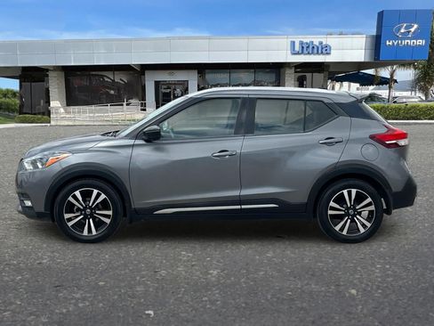 Used 2018 Nissan Kicks SR w/ Exterior Package FWD image 6