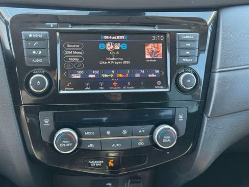 Used 2020 Nissan Rogue SV AWD/4WD image 25
