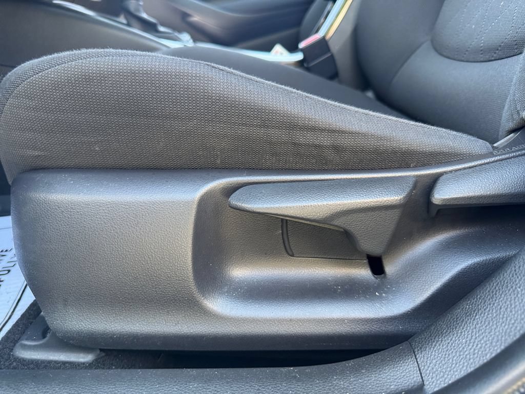 Used 2020 Toyota Corolla LE FWD image 13