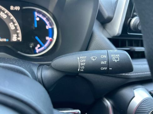 Certified 2025 Toyota RAV4 LE AWD/4WD image 17