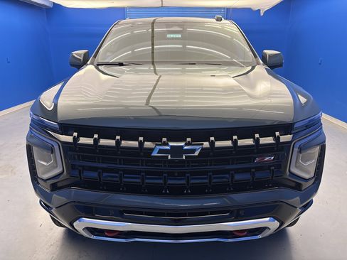 New 2026 Chevrolet Suburban Z71 w/ Comfort Package AWD/4WD image 3