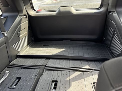 Used 2023 Chevrolet Tahoe Z71 image 17