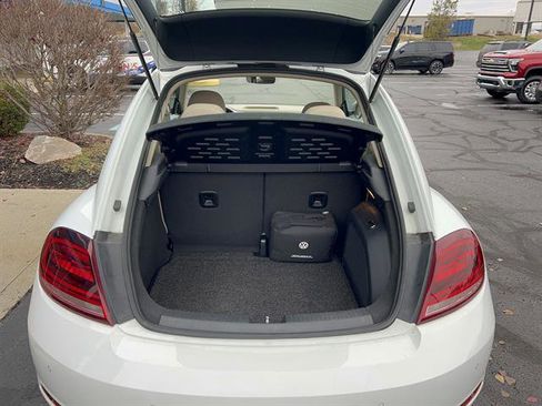 Used 2019 Volkswagen Beetle 2.0T SE w/ SE Premium Package image 9