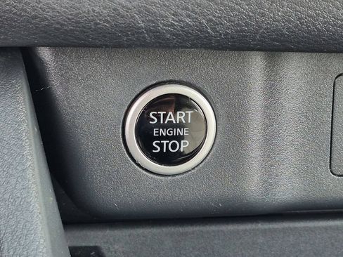 Used 2023 Nissan Rogue SV AWD/4WD image 16