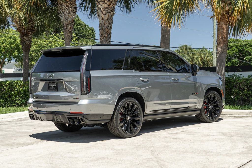 Used 2026 Cadillac Escalade V w/ LPO, ONYX Package AWD/4WD image 7