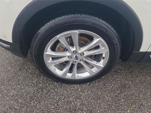 Certified 2018 Ford Explorer Limited w/ Equipment Group 301A AWD/4WD image 10