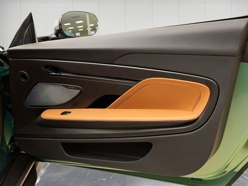 Used 2025 Aston Martin Vanquish image 31