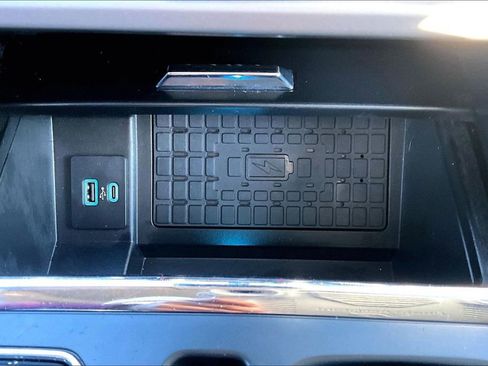 Used 2024 Ford Expedition Max XLT image 32