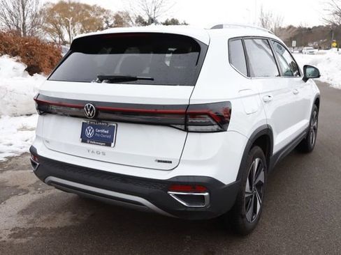 Used 2025 Volkswagen Taos SE image 3