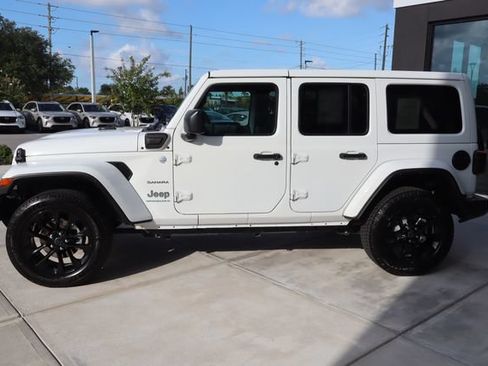 Used 2024 Jeep Wrangler Unlimited Sahara AWD/4WD image 7