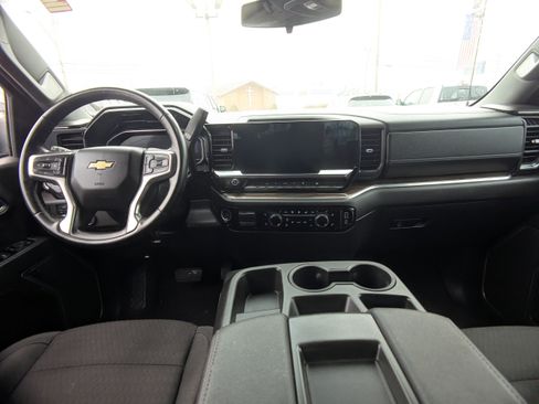 Used 2025 Chevrolet Silverado 1500 LT AWD/4WD image 17