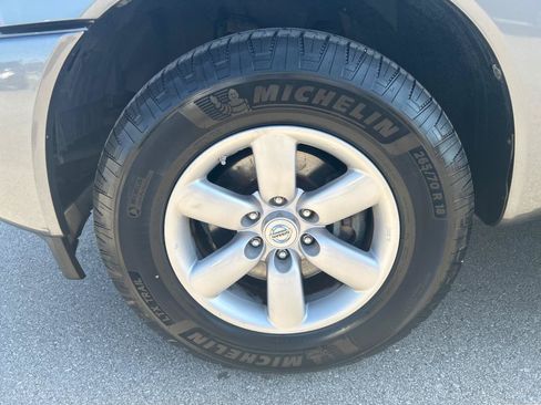 Used 2013 Nissan Titan SV w/ SV Premium Utility Pkg AWD/4WD image 11
