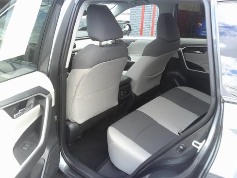 Used 2020 Toyota RAV4 XLE w/ Convenience Package AWD/4WD image 29
