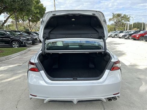 Used 2024 Toyota Camry SE image 21