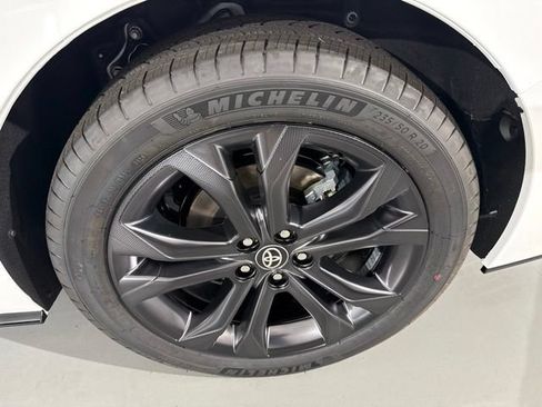 New 2026 Toyota Sienna XSE FWD image 6