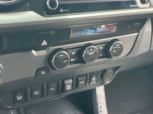 Used 2021 Toyota Tacoma TRD Sport w/ Technology Package image 10