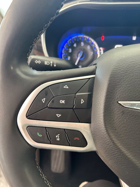 Used 2022 Chrysler Pacifica Limited FWD image 18