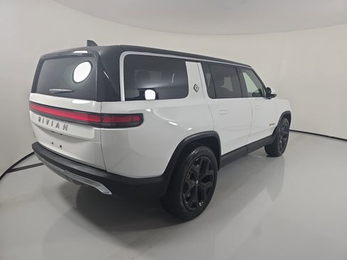 Used 2024 Rivian R1S Adventure image 5
