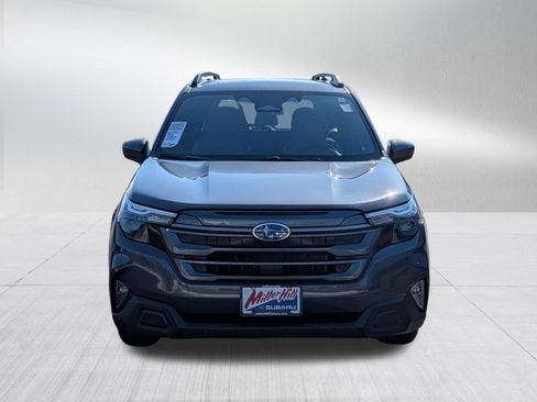 Used 2025 Subaru Forester Premium AWD/4WD image 2