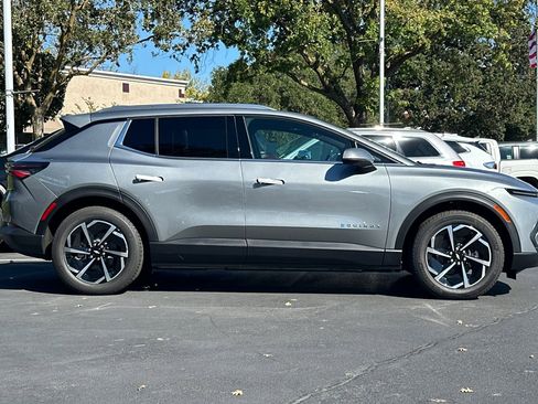 New 2026 Chevrolet Equinox EV LT image 2