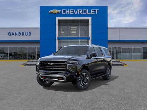 New 2026 Chevrolet Suburban Z71 w/ Comfort Package AWD/4WD image 8