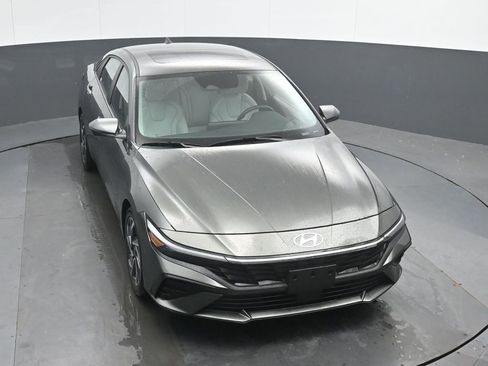 Used 2024 Hyundai Elantra Limited FWD image 33