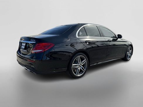 Used 2018 Mercedes-Benz E 400 4MATIC Sedan image 4
