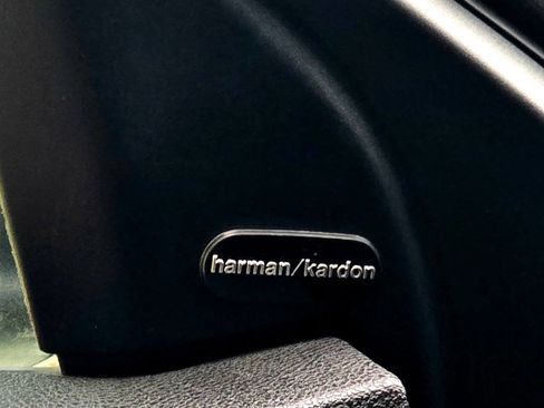 Used 2012 Chrysler 300 SRT8 w/ 19-Premium Speaker Group image 15