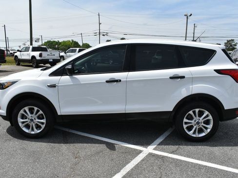 Used 2019 Ford Escape S image 8