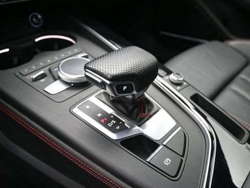 Used 2019 Audi A4 2.0T Premium Plus w/ Premium Plus Package AWD/4WD image 4