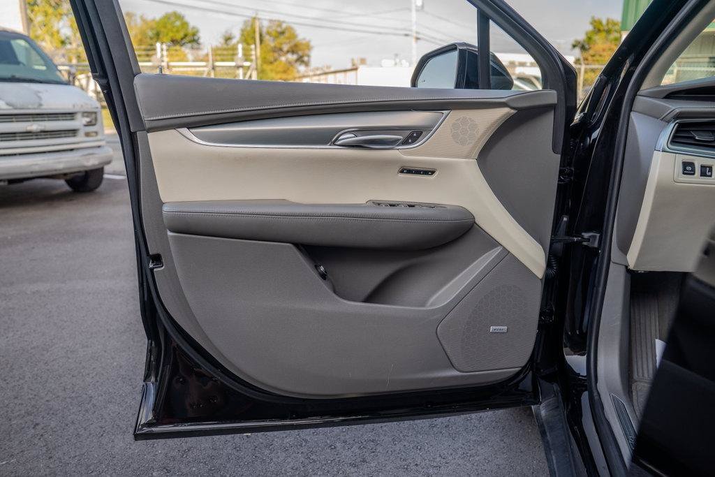 Used 2018 Cadillac XT5 Luxury w/ Driver Awareness Package FWD image 12