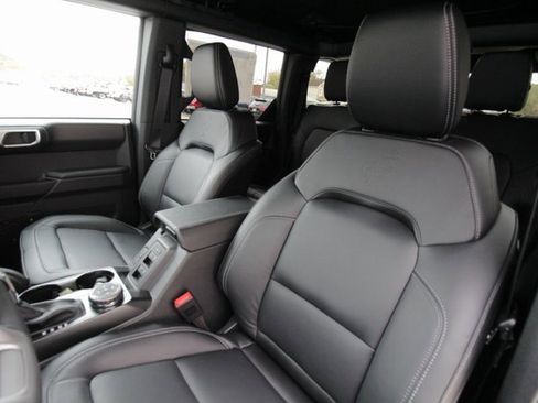 New 2025 Ford Bronco Outer Banks w/ Sasquatch Package image 6