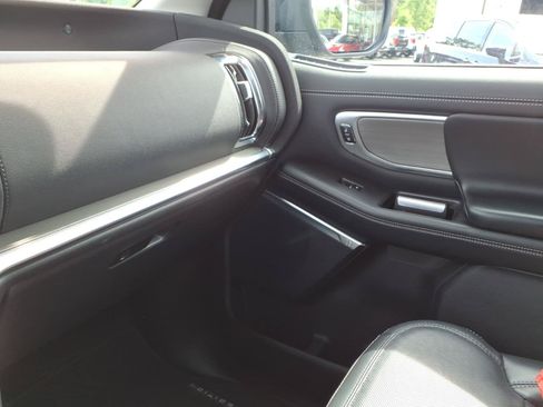 Used 2025 Ford Expedition Platinum AWD/4WD image 15