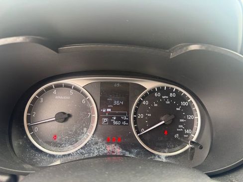Used 2023 Nissan Versa S w/ Trunk Package FWD image 16