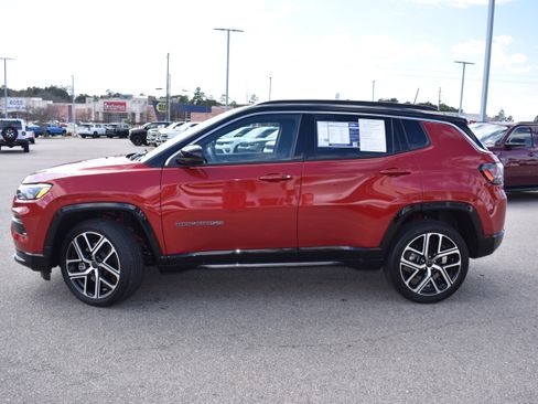 Used 2025 Jeep Compass Limited w/ Elite Group image 6