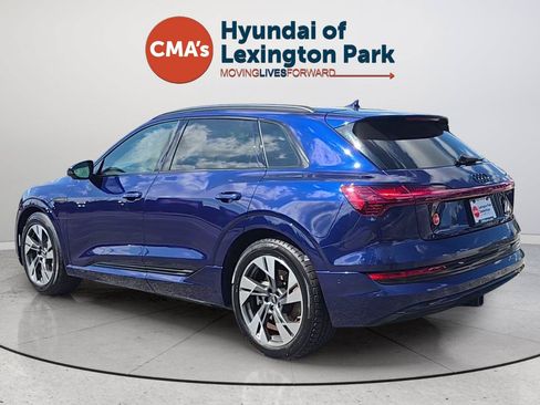 Used 2022 Audi e-tron Premium AWD/4WD image 3